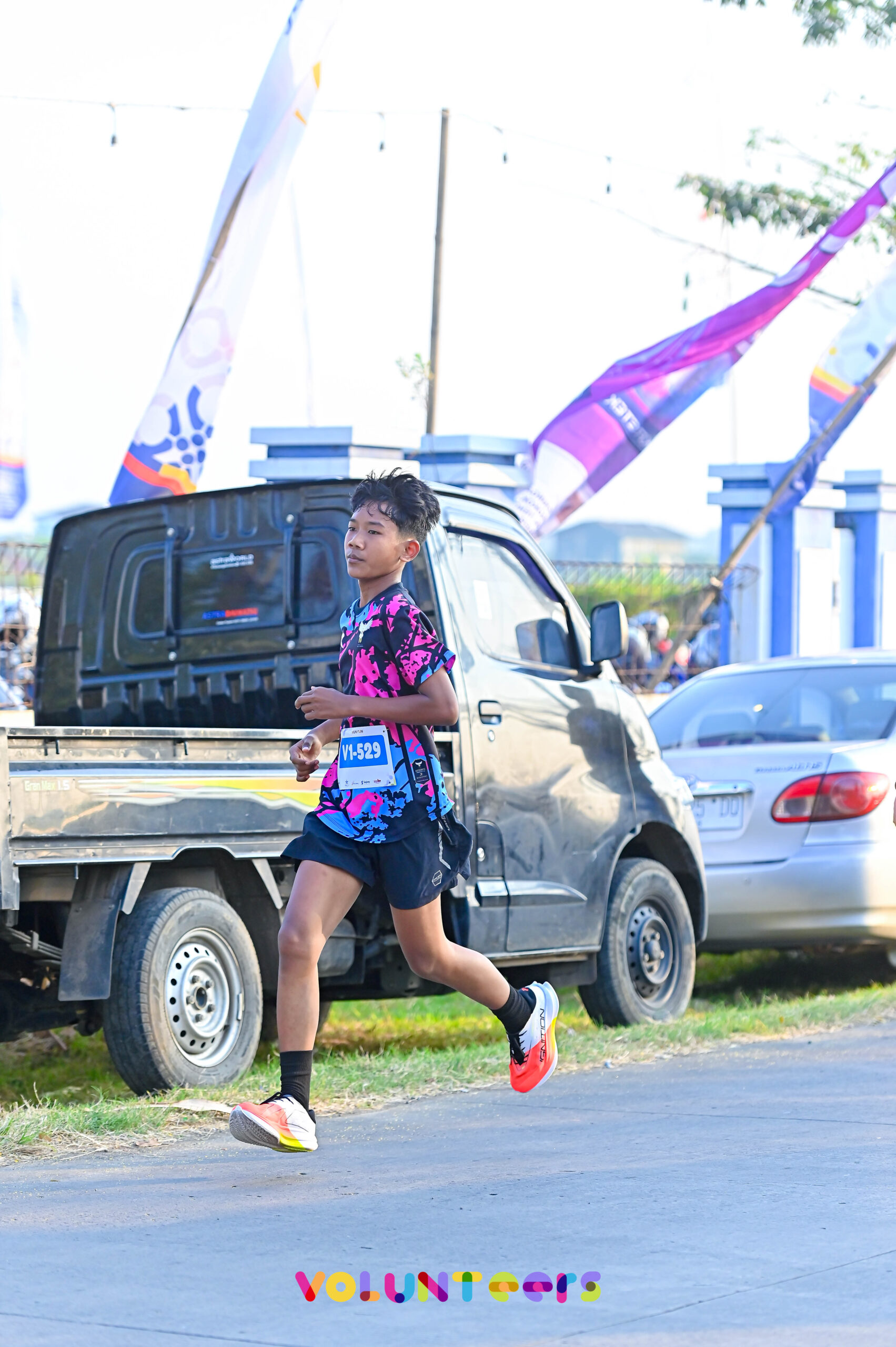 VUN RUN I 976 scaled